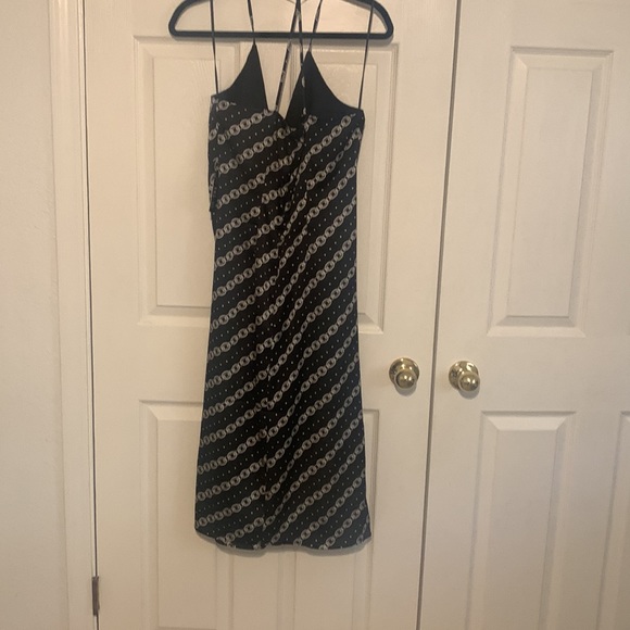 Beautiful NWT chain link pattern dress! - Picture 4 of 6